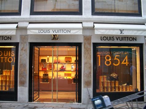 Louis Vuitton italy stores